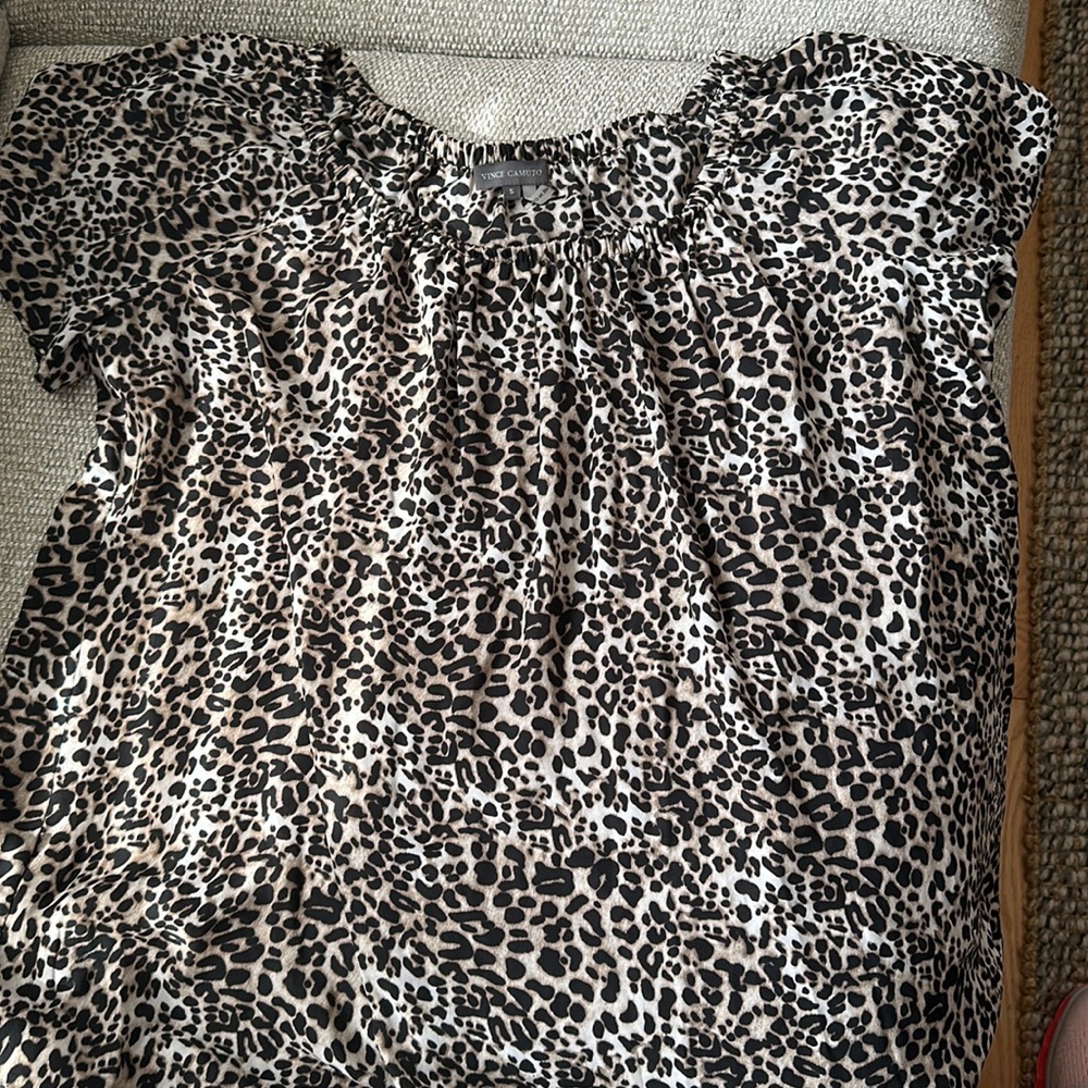 Vince Camuto animal print size small women’s top